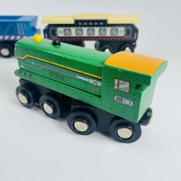 Maison Joseph Battat Wooden Train Carriage Engine Cars - Lot Of 4 - Picture 5 of 12